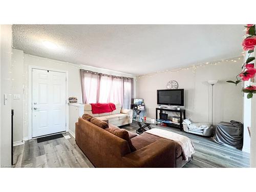 124 Romy Crescent, Thorold, ON - Indoor Photo Showing Living Room