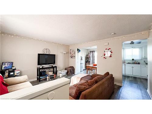 124 Romy Crescent, Thorold, ON - Indoor Photo Showing Living Room