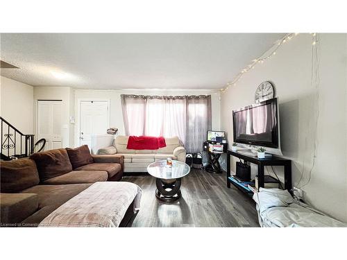 124 Romy Crescent, Thorold, ON - Indoor Photo Showing Living Room