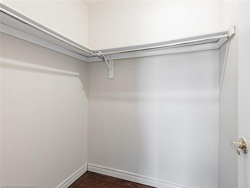 Main/2-105 Windward Crescent, Vaughan, ON - Indoor With Storage