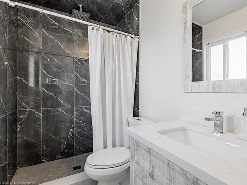 Main/2-105 Windward Crescent, Vaughan, ON - Indoor Photo Showing Bathroom