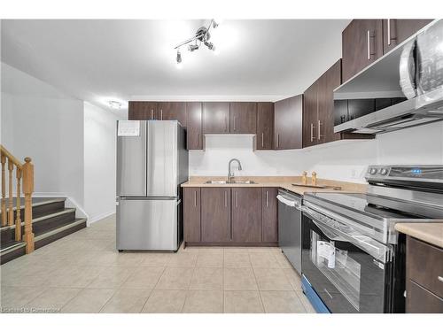 14-75 Prince William Way, Barrie, ON - Indoor Photo Showing Kitchen With Stainless Steel Kitchen