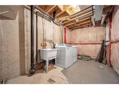 14-75 Prince William Way, Barrie, ON - Indoor Photo Showing Laundry Room