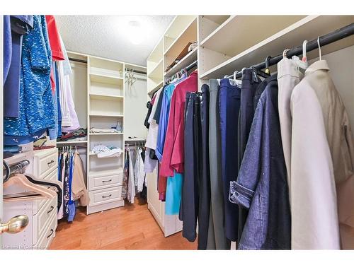 2368 Folkway Drive, Mississauga, ON - Indoor With Storage