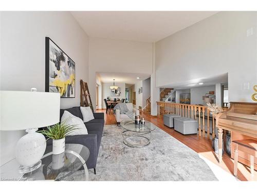 2368 Folkway Drive, Mississauga, ON - Indoor Photo Showing Living Room