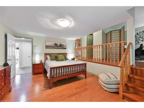 2368 Folkway Drive, Mississauga, ON - Indoor Photo Showing Bedroom