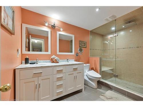 2368 Folkway Drive, Mississauga, ON - Indoor Photo Showing Bathroom