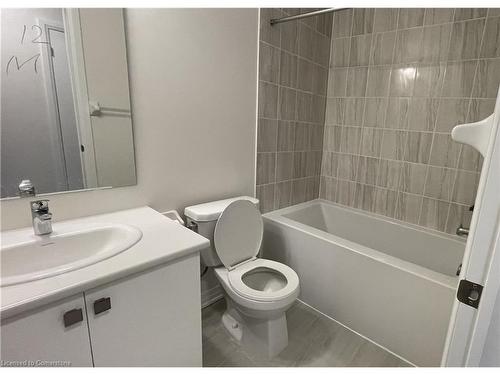 712-585 Colborne Street E, Brantford, ON - Indoor Photo Showing Bathroom