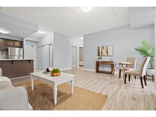 203-650 Sauve Street, Milton, ON - Indoor Photo Showing Living Room