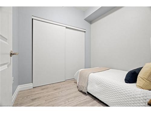 203-650 Sauve Street, Milton, ON - Indoor Photo Showing Bedroom