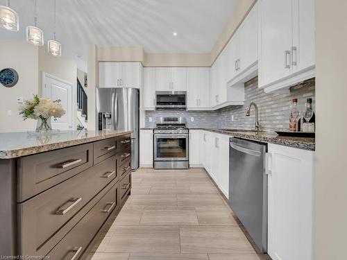 150 Law Drive, Guelph, ON - Indoor Photo Showing Kitchen With Upgraded Kitchen