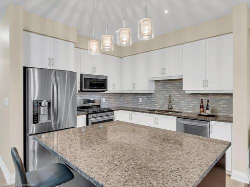 150 Law Drive, Guelph, ON - Indoor Photo Showing Kitchen With Upgraded Kitchen