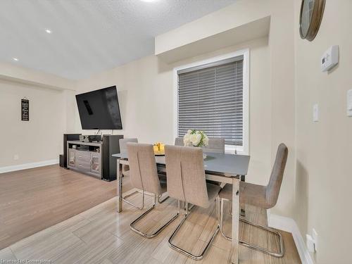 150 Law Drive, Guelph, ON - Indoor Photo Showing Dining Room