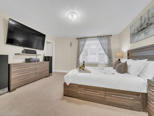 150 Law Drive, Guelph, ON - Indoor Photo Showing Bedroom