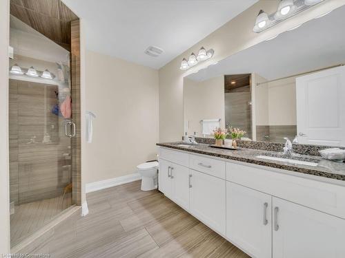 150 Law Drive, Guelph, ON - Indoor Photo Showing Bathroom