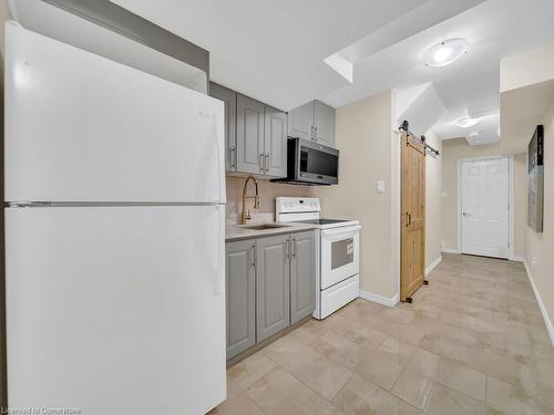 150 Law Drive, Guelph, ON - Indoor Photo Showing Kitchen