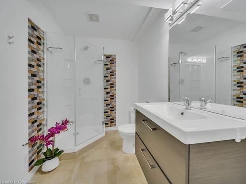 150 Law Drive, Guelph, ON - Indoor Photo Showing Bathroom