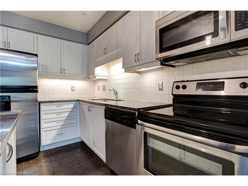 60-535 Margaret Street, Cambridge, ON - Indoor Photo Showing Kitchen