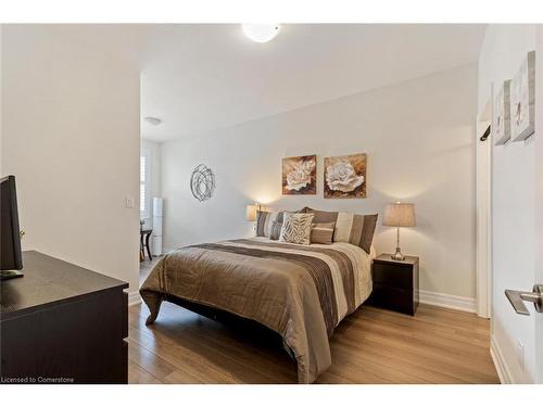 507-657 Cricklewood Drive, Mississauga, ON - Indoor Photo Showing Bedroom