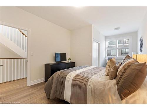 507-657 Cricklewood Drive, Mississauga, ON - Indoor Photo Showing Bedroom