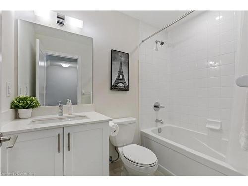 507-657 Cricklewood Drive, Mississauga, ON - Indoor Photo Showing Bathroom