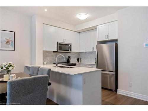 507-657 Cricklewood Drive, Mississauga, ON - Indoor Photo Showing Kitchen With Stainless Steel Kitchen With Double Sink