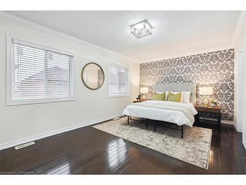 1087 Tupper Drive, Milton, ON - Indoor Photo Showing Bedroom