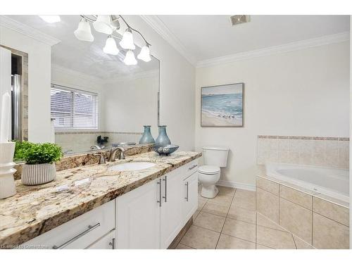 1087 Tupper Drive, Milton, ON - Indoor Photo Showing Bathroom