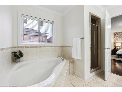 1087 Tupper Drive, Milton, ON - Indoor Photo Showing Bathroom