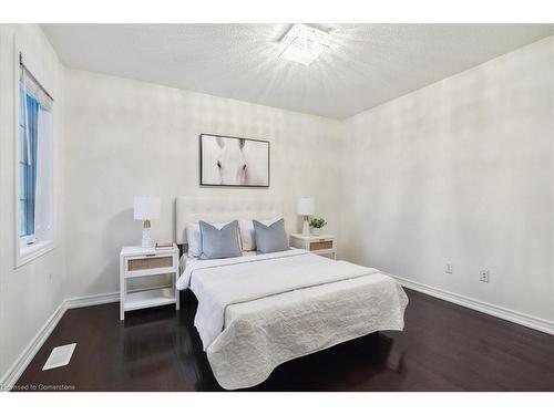 1087 Tupper Drive, Milton, ON - Indoor Photo Showing Bedroom