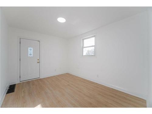 31 Garside Avenue S, Hamilton, ON - Indoor Photo Showing Other Room