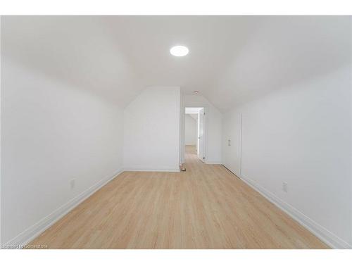 31 Garside Avenue S, Hamilton, ON - Indoor Photo Showing Other Room