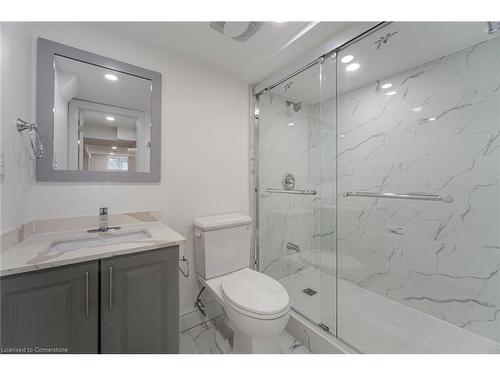 31 Garside Avenue S, Hamilton, ON - Indoor Photo Showing Bathroom