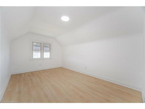 31 Garside Avenue S, Hamilton, ON - Indoor Photo Showing Other Room