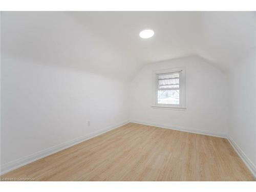 31 Garside Avenue S, Hamilton, ON - Indoor Photo Showing Other Room