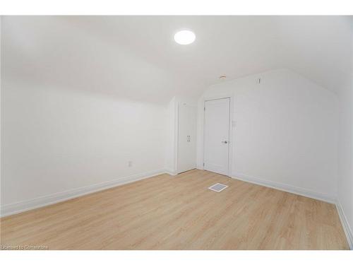 31 Garside Avenue S, Hamilton, ON - Indoor Photo Showing Other Room