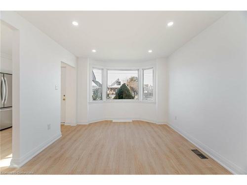 31 Garside Avenue S, Hamilton, ON - Indoor Photo Showing Other Room