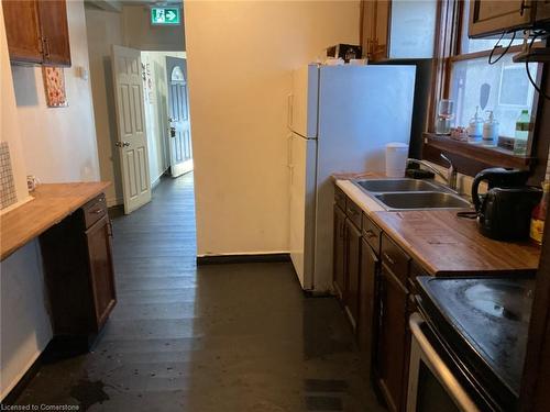 4548 Victoria Ave Avenue, Niagara Falls, ON - Indoor Photo Showing Kitchen With Double Sink