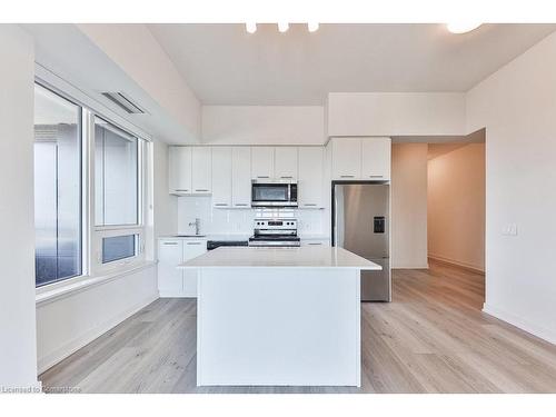 408-385 Winston Road, Grimsby, ON - Indoor Photo Showing Kitchen