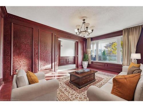 1 Halam Avenue, Hamilton, ON - Indoor Photo Showing Living Room