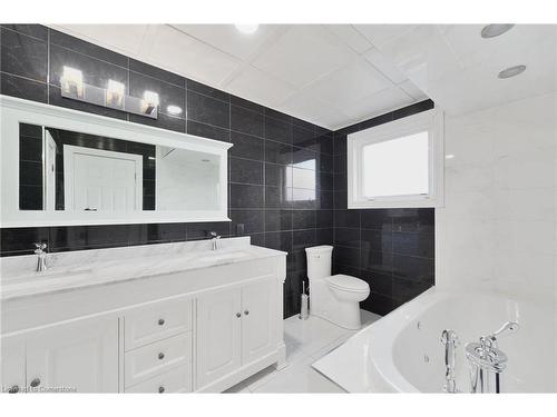 1 Halam Avenue, Hamilton, ON - Indoor Photo Showing Bathroom