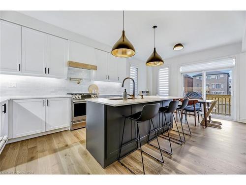 189 Granite Ridge Trail, Waterdown, ON - Indoor Photo Showing Kitchen With Upgraded Kitchen