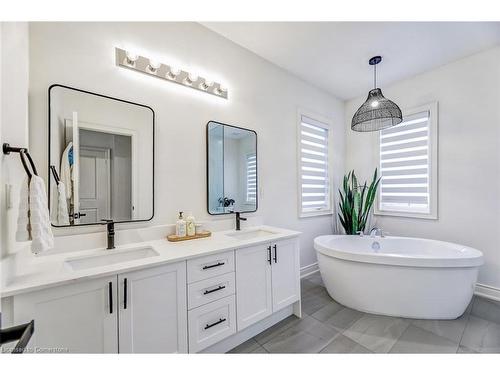 189 Granite Ridge Trail, Waterdown, ON - Indoor Photo Showing Bathroom