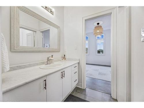 189 Granite Ridge Trail, Waterdown, ON - Indoor Photo Showing Bathroom