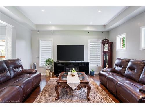 145 Cardinal Crescent, Welland, ON - Indoor Photo Showing Living Room