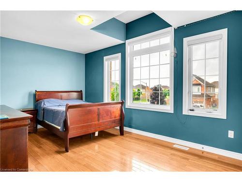 6294 St Michael Avenue, Niagara Falls, ON - Indoor Photo Showing Bedroom