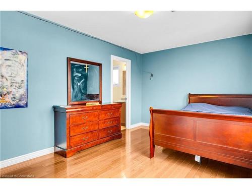 6294 St Michael Avenue, Niagara Falls, ON - Indoor Photo Showing Bedroom