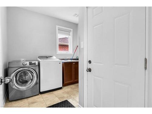 6294 St Michael Avenue, Niagara Falls, ON - Indoor Photo Showing Laundry Room