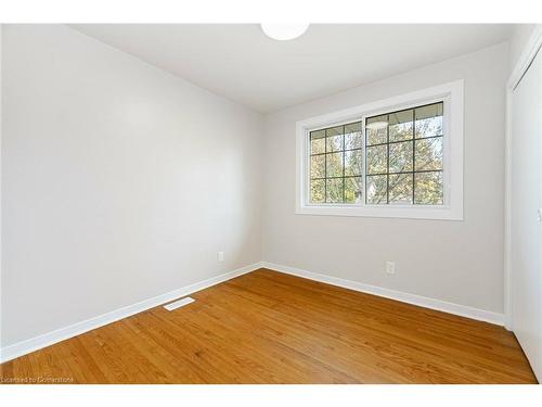 334 Oakwood Drive, Burlington, ON - Indoor Photo Showing Other Room