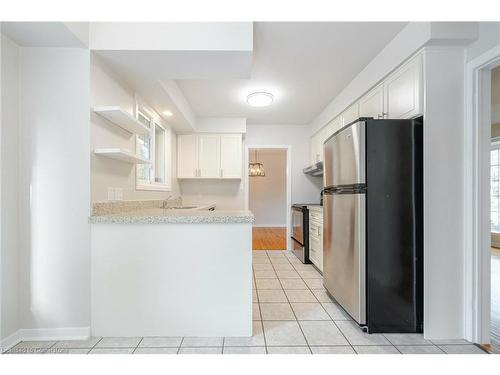 334 Oakwood Drive, Burlington, ON - Indoor Photo Showing Kitchen